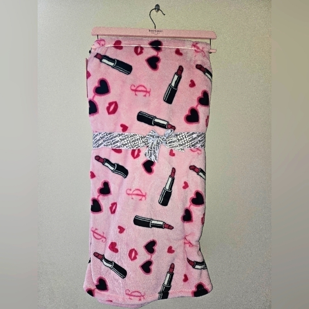 NEW Juicy couture sunglass and lipstick blanket